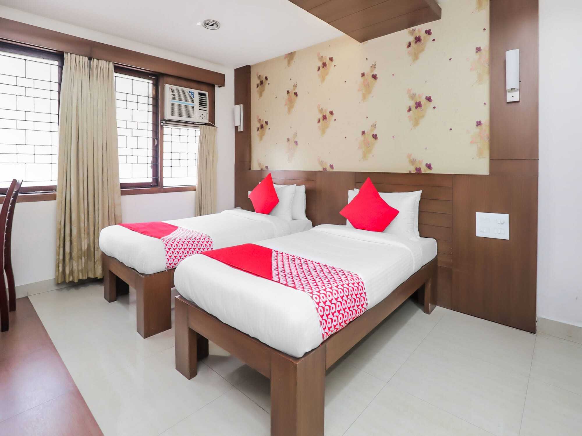 Oyo 17278 Hotel Srinivas Mangalúr Exteriér fotografie
